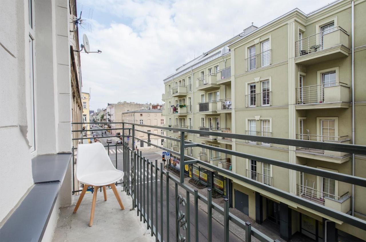 Lumina 2-Level Apartment With Balcony 우치 외부 사진