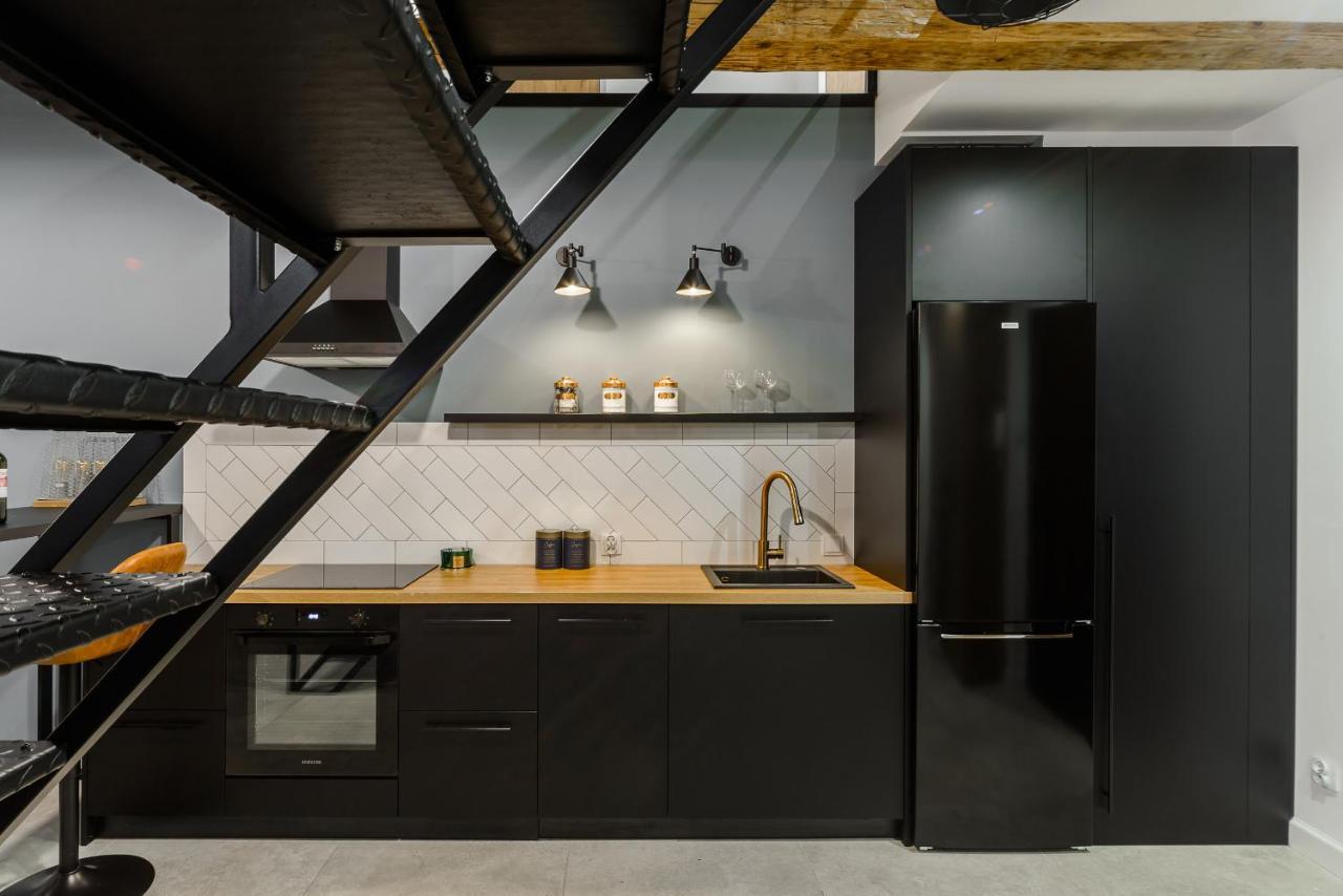 Lumina 2-Level Apartment With Balcony 우치 외부 사진